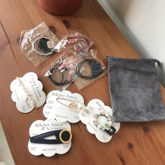 A set of hairpins,brand new - Picture 1 of 3